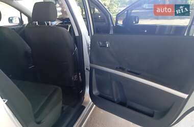 Минивэн Toyota Corolla Verso 2006 в 