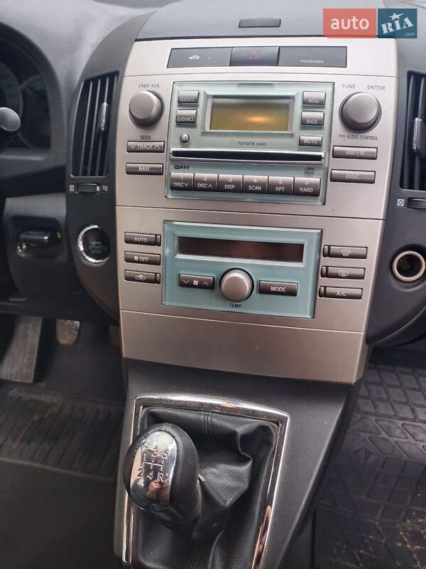 Мінівен Toyota Corolla Verso 2004 в Івано-Франківську