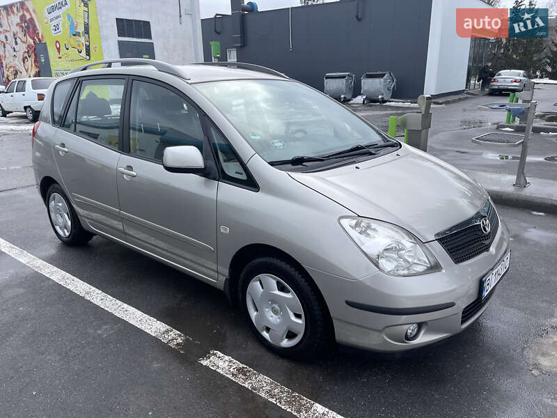 Минивэн Toyota Corolla Verso 2002 в Лубнах