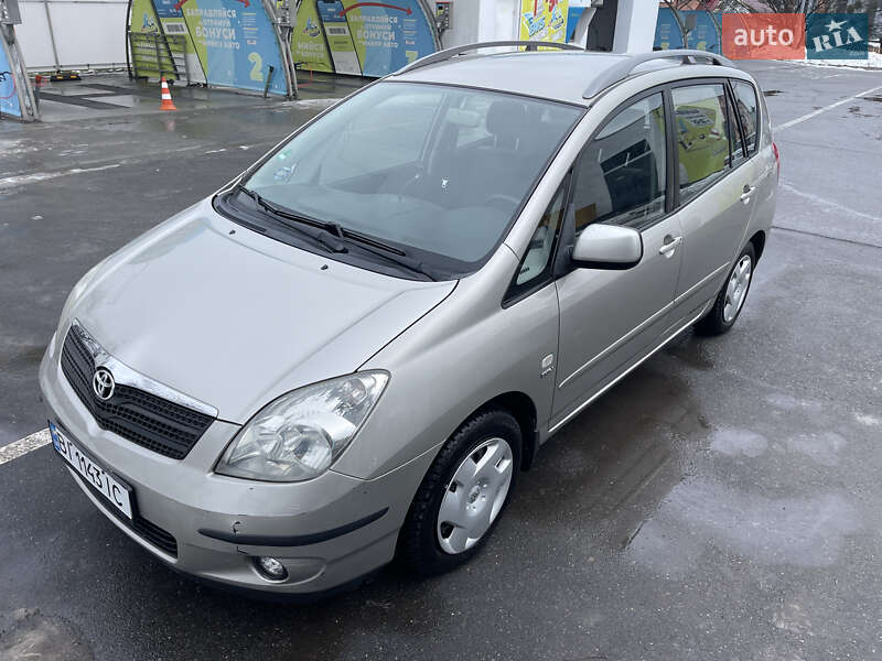 Минивэн Toyota Corolla Verso 2002 в Лубнах