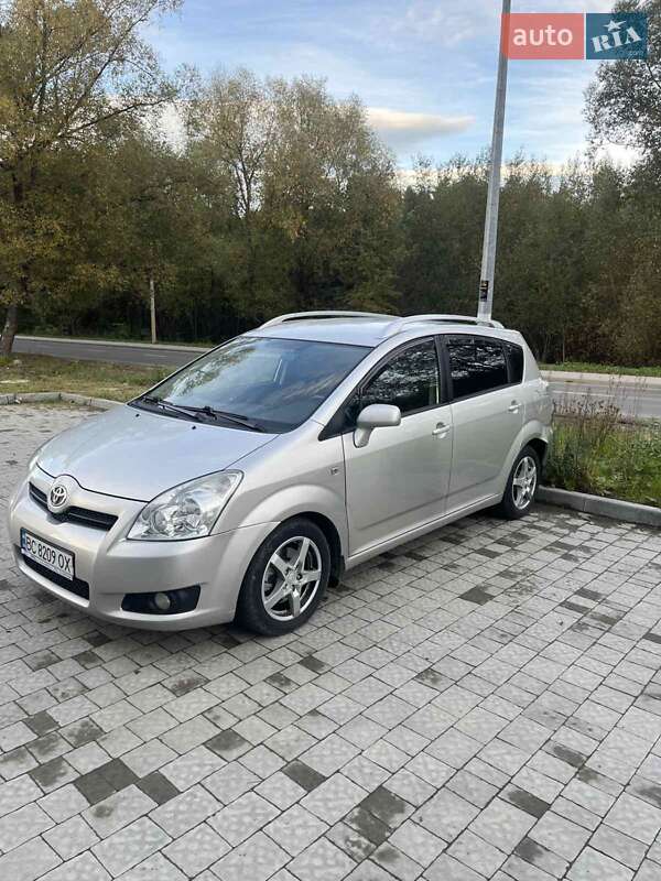 Мінівен Toyota Corolla Verso 2008 в Новояворівську