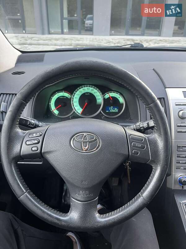 Мінівен Toyota Corolla Verso 2008 в Новояворівську