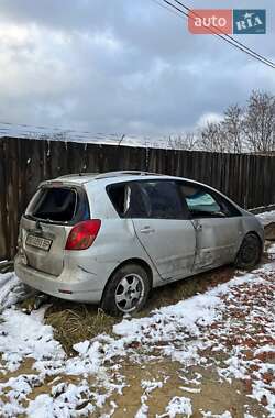 Минивэн Toyota Corolla Verso 2003 в 