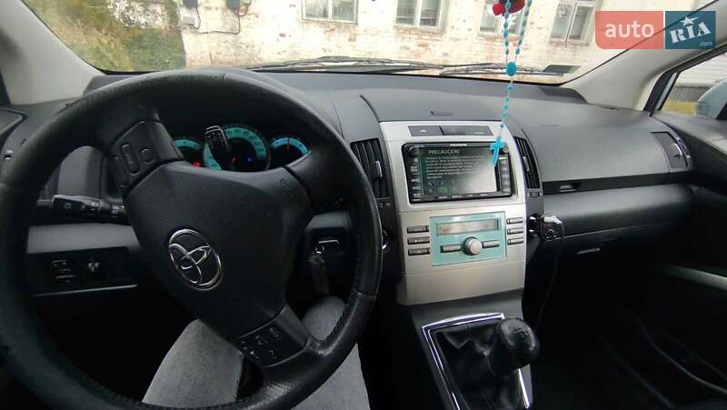 Мінівен Toyota Corolla Verso 2006 в Чернігові