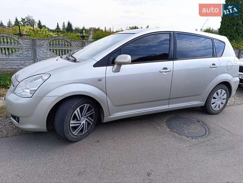 Мінівен Toyota Corolla Verso 2004 в Івано-Франківську