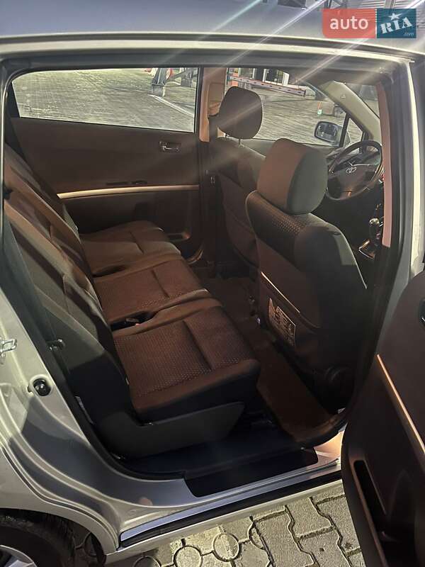 Минивэн Toyota Corolla Verso 2008 в Черновцах