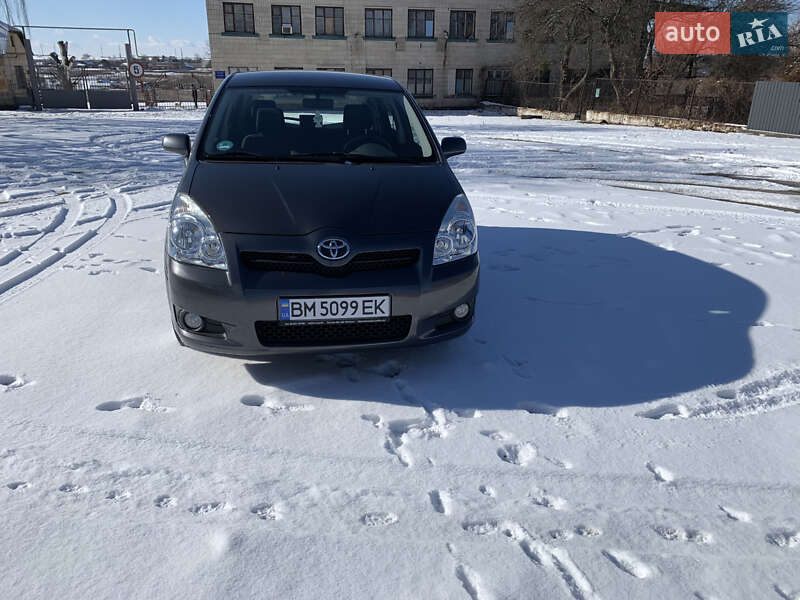 Минивэн Toyota Corolla Verso 2008 в Ромнах