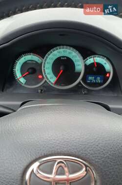 Минивэн Toyota Corolla Verso 2006 в 