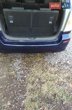 Минивэн Toyota Corolla Verso 2005 в 