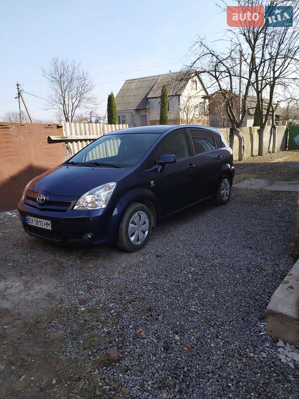 Минивэн Toyota Corolla Verso 2005 в Староконстантинове