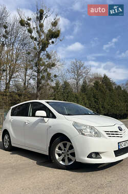 Минивэн Toyota Corolla Verso 2010 в 