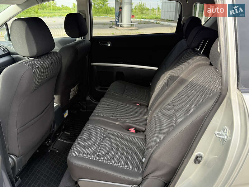 Мінівен Toyota Corolla Verso 2007 в Радивиліві фото 31 Мінівен Toyota Corolla Verso 2007 в Радивиліві