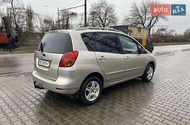 Минивэн Toyota Corolla Verso 2002 в 