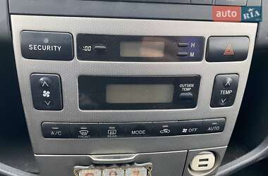 Минивэн Toyota Corolla Verso 2002 в 