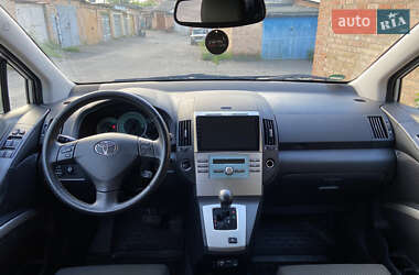 Минивэн Toyota Corolla Verso 2007 в 