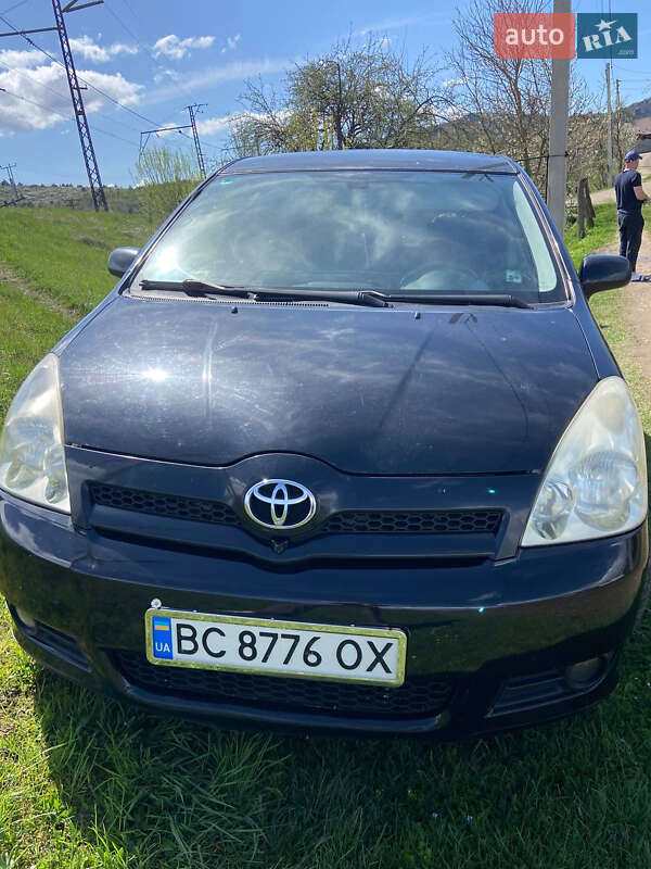 Минивэн Toyota Corolla Verso 2006 в 