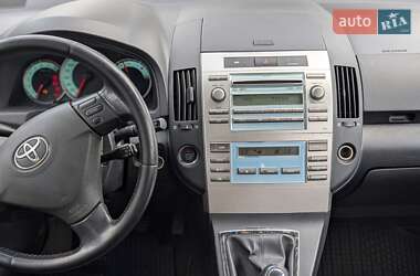 Минивэн Toyota Corolla Verso 2007 в 