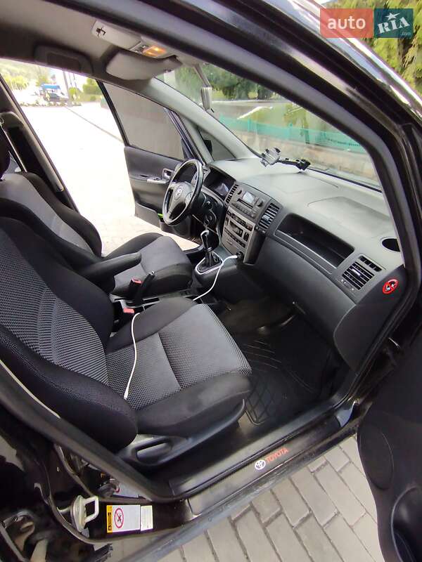 Мінівен Toyota Corolla Verso 2003 в Кременці