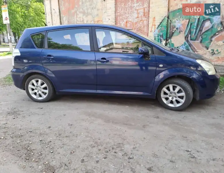 Toyota Corolla Verso 2005