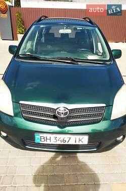 Минивэн Toyota Corolla Verso 2002 в Раздельной