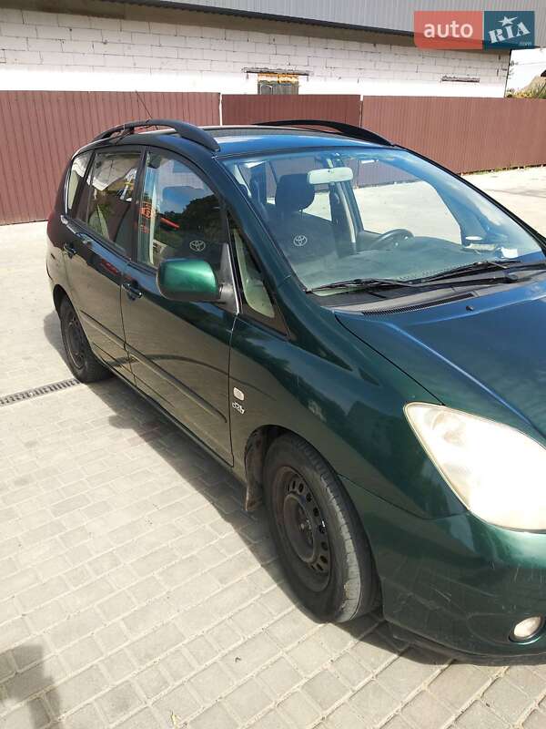 Мінівен Toyota Corolla Verso 2002 в Роздільній