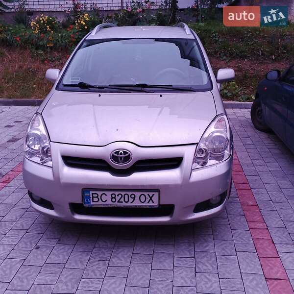 Мінівен Toyota Corolla Verso 2008 в Новояворівську