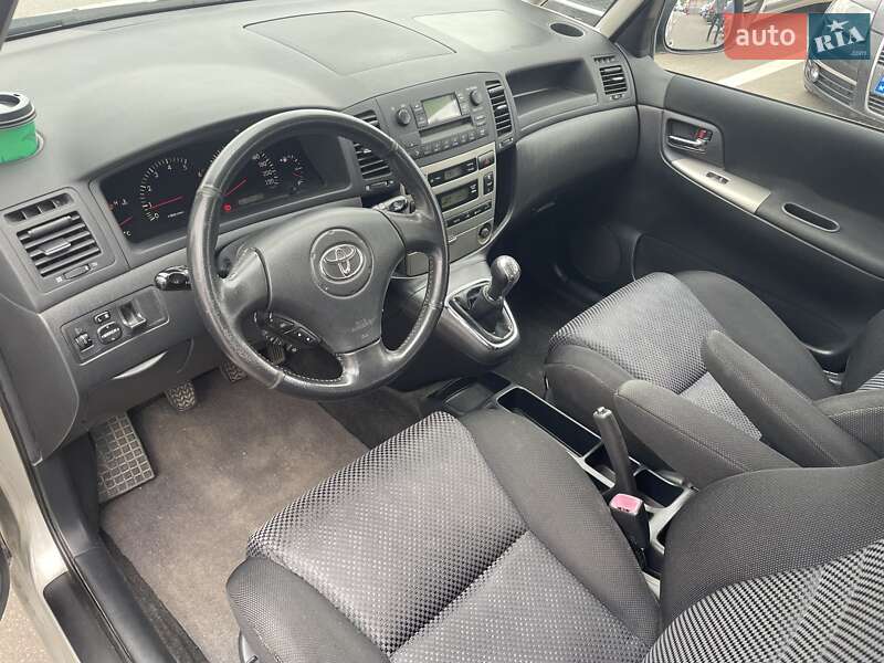 Минивэн Toyota Corolla Verso 2003 в Харькове фото 9 Минивэн Toyota Corolla Verso 2003 в Харькове