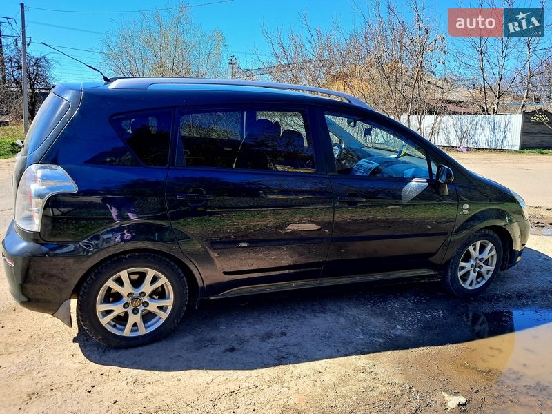 Минивэн Toyota Corolla Verso 2005 в Шпикове