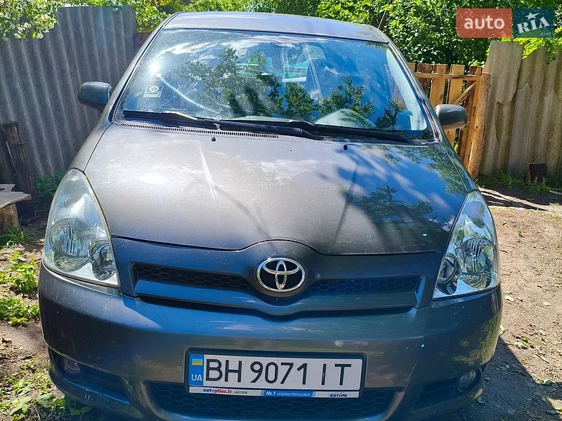 Toyota Corolla Verso 2005