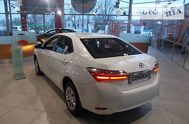 Седан Toyota Corolla 2016 в Хмельницком