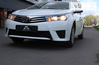 Седан Toyota Corolla 2016 в Києві