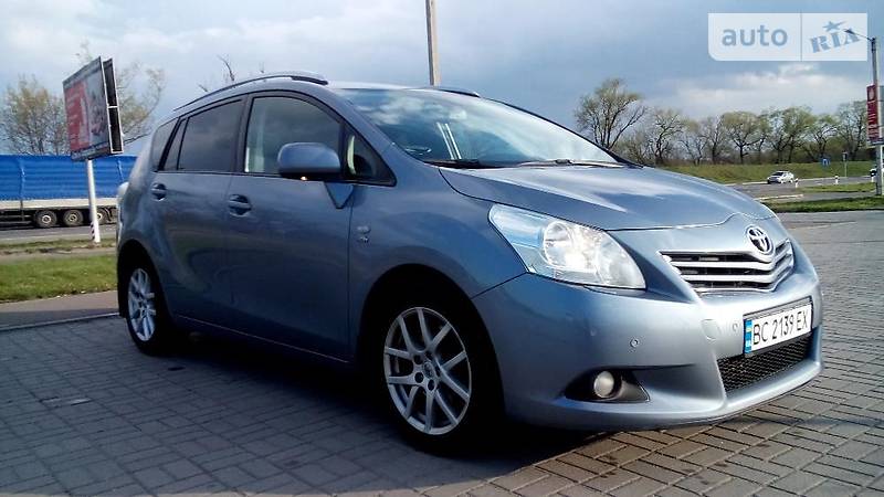 Минивэн Toyota Corolla 2010 в Одессе