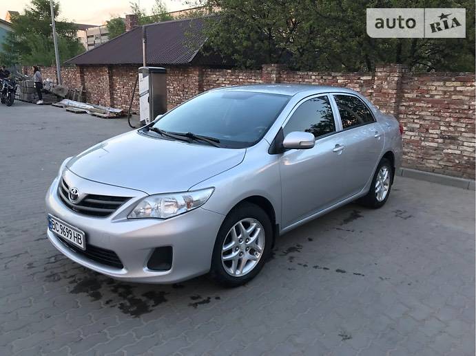 Седан Toyota Corolla 2011 в Львові