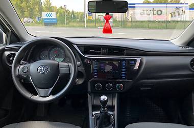 Седан Toyota Corolla 2017 в Дніпрі