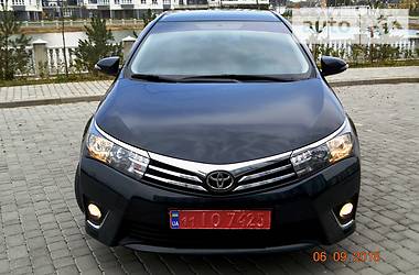 Седан Toyota Corolla 2015 в Ивано-Франковске