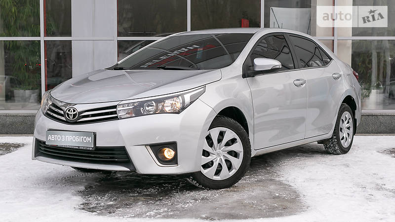 Седан Toyota Corolla 2013 в Днепре
