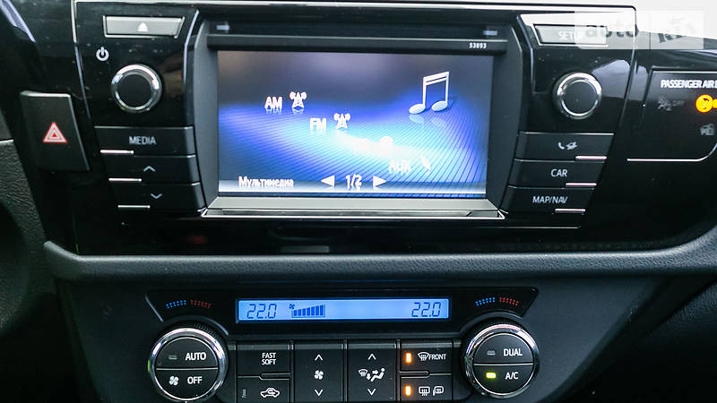 Седан Toyota Corolla 2013 в Днепре