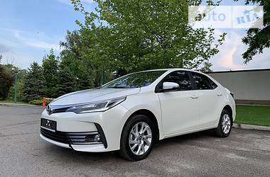 Седан Toyota Corolla 2017 в Днепре