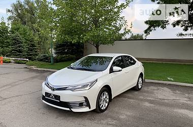 Седан Toyota Corolla 2017 в Днепре