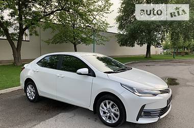 Седан Toyota Corolla 2017 в Днепре