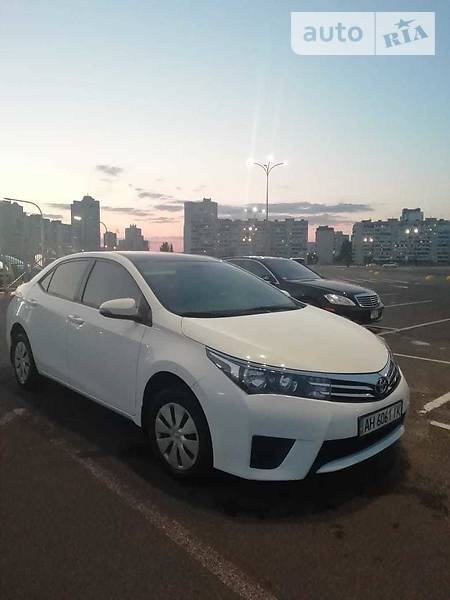 Седан Toyota Corolla 2014 в Киеве