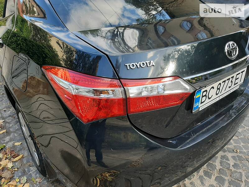 Седан Toyota Corolla 2014 в Львові