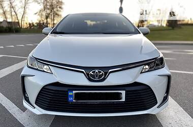 Седан Toyota Corolla 2019 в Киеве