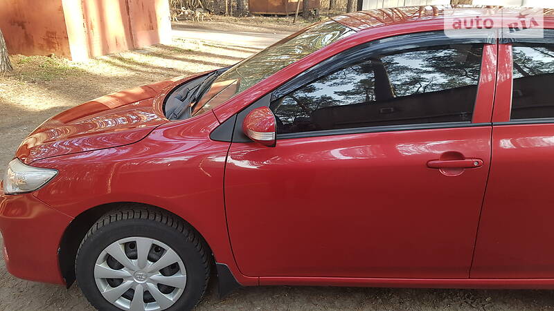 Седан Toyota Corolla 2010 в Броварах