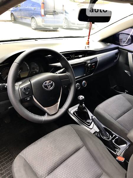 Седан Toyota Corolla 2013 в Киеве фото 3 Седан Toyota Corolla 2013 в Киеве