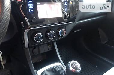 Седан Toyota Corolla 2016 в 