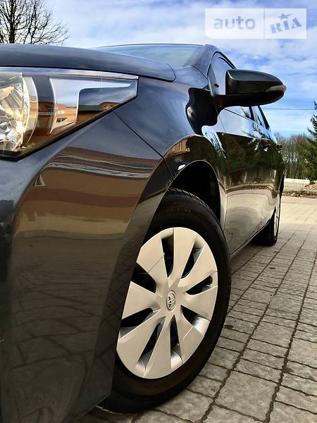 Седан Toyota Corolla 2014 в Тернополе