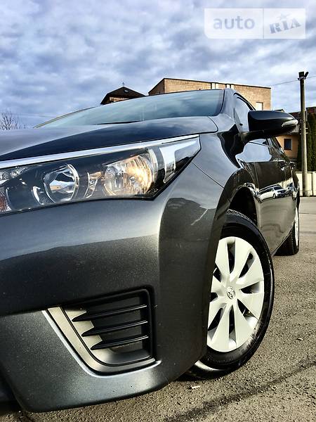 Седан Toyota Corolla 2014 в Тернополе