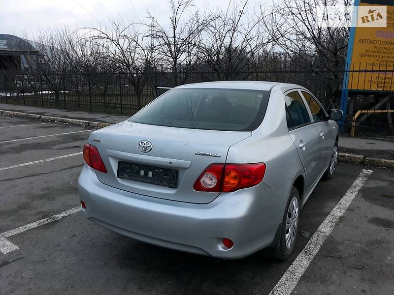 Седан Toyota Corolla 2008 в Кременчуге