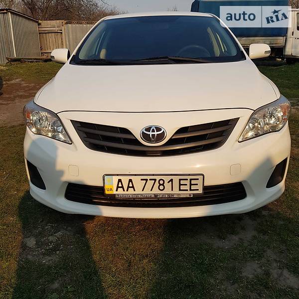 Седан Toyota Corolla 2011 в 